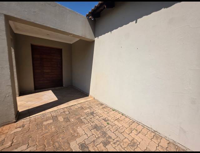 3 BEDROOM HOUSE TO LET IN VANDERBIJLPARK SE 8